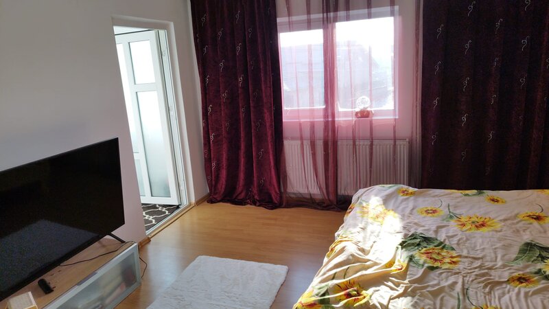 Cernica, Sat Caldararu, Central