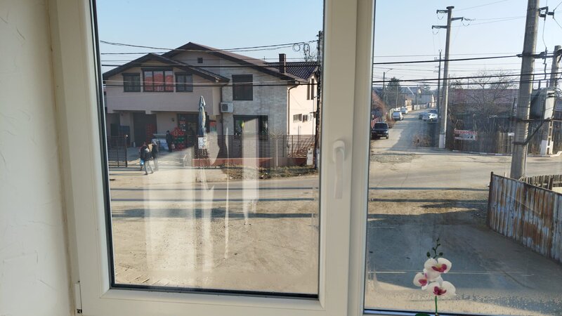 Cernica, Sat Caldararu, Central